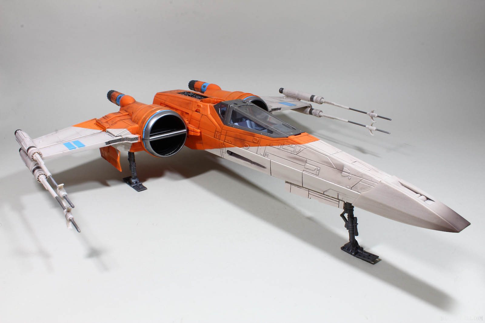 Star Wars Poe Dameron T70 XWing Fighter Hasbro O