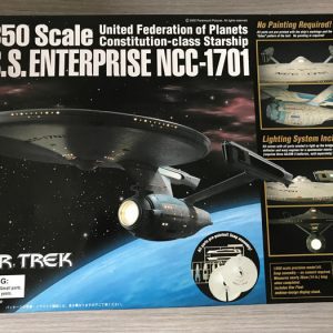 Star Trek USS Enterprise 1/850 Model Kit Bandai